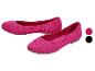 Ballerines fuchsia pour femmes avec texture tricotée, disponibles en fuchsia et noir.