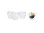 Quatre tasses à espresso en verre à double paroi, une remplie d'espresso.