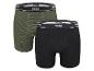Deux boxers en coton pour hommes, un vert rayé et un noir uni.