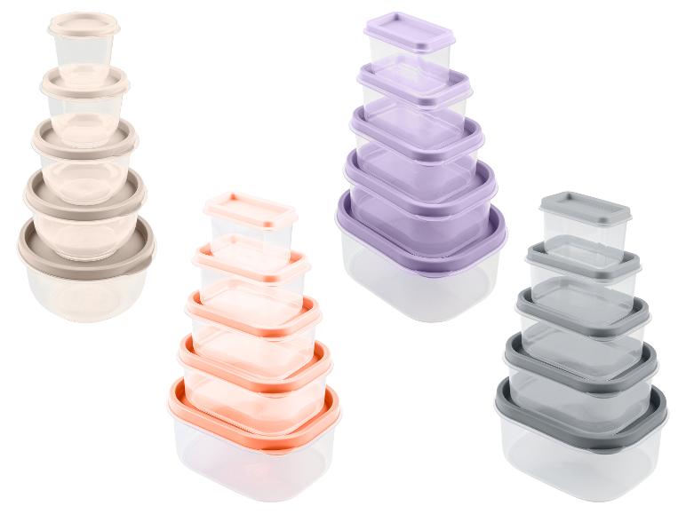 Trois ensembles de boîtes de rangement en plastique avec des couvercles de différentes couleurs.