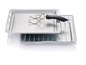 Une plaque de cuisson et une grille pour le four.