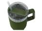 Une tasse verte avec un couvercle et une paille