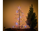 Sapin de Noël en spirale avec lumières LED colorées et un petit sapin.