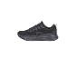 Chaussure de course noire pour homme avec tige en mesh et semelle texturée.