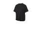 Un t-shirt noir ample à manches courtes.