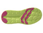 La semelle d'une chaussure de sport verte avec des accents roses.