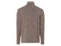 Un pull à col roulé marron pour homme à manches longues.