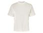 T-shirt blanc à manches courtes.