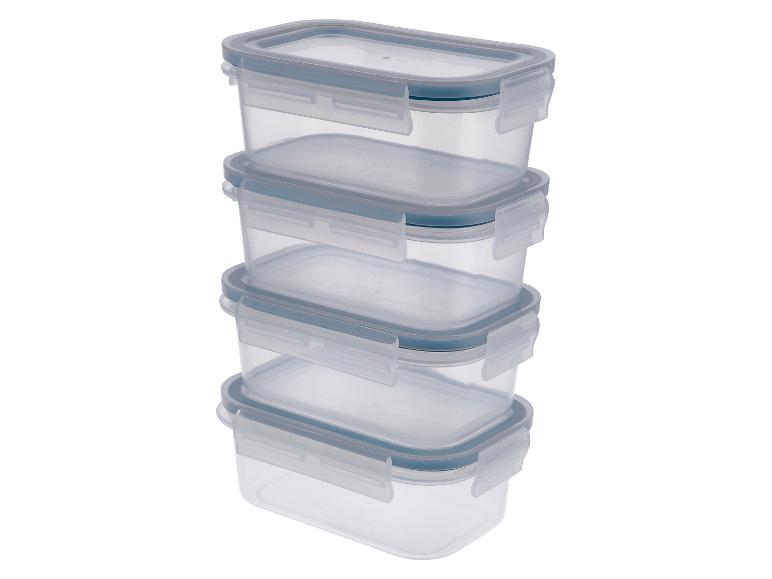 Ensemble de quatre récipients alimentaires en plastique transparent empilés avec des couvercles bleus et des clips de verrouillage.