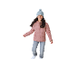 Fille souriante en doudoune rose, jean gris et bonnet tricoté bleu clair.