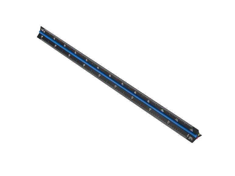 Une règle noire avec des marques bleues jusqu'à 120 cm.
