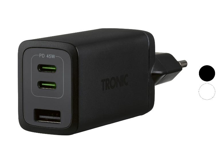 Chargeur mural noir avec deux ports USB-C et un port USB-A, étiqueté PD 45W.