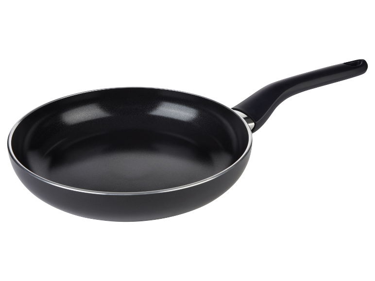 Une poêle noire avec une poignée noire.