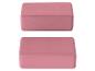 Deux blocs de yoga roses.