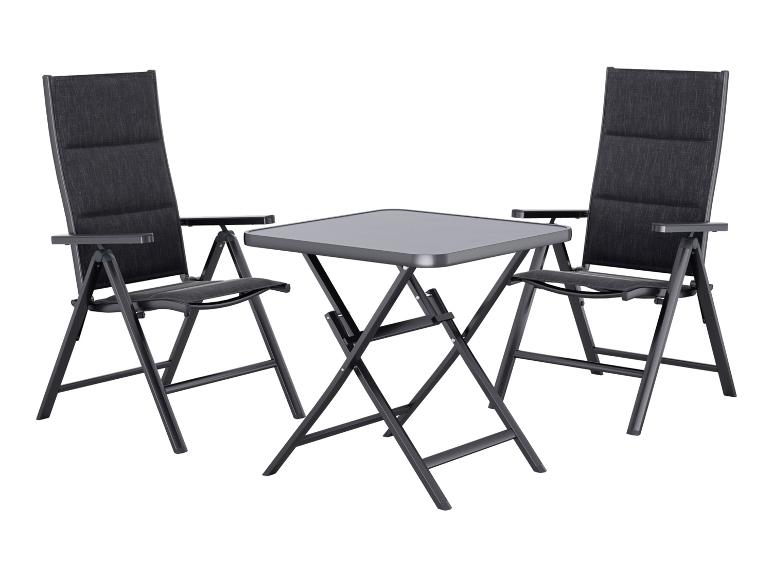 Ensemble de mobilier de jardin gris foncé avec deux chaises pliantes et une table carrée pliante.