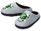 Pantoufles Minecraft grises à motif pixelisé.