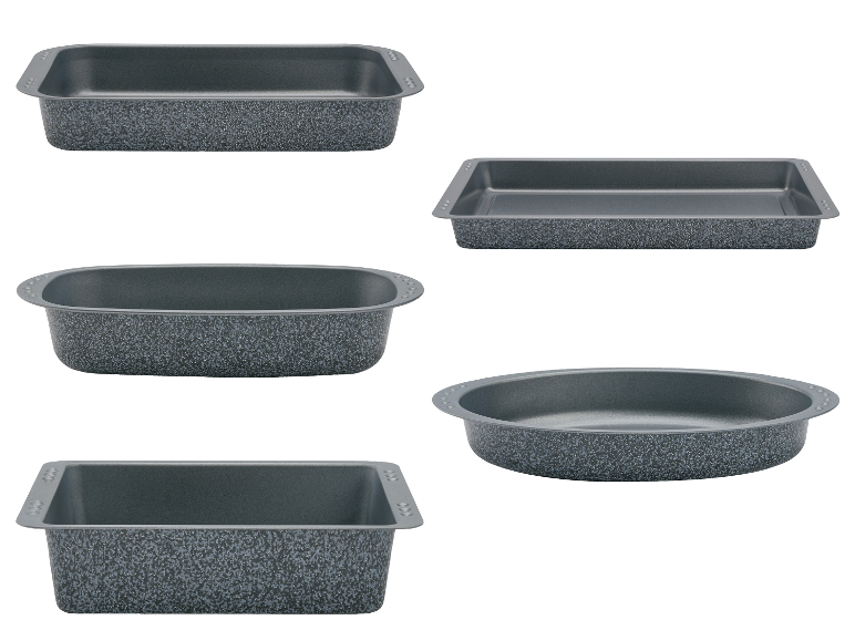 Une collection de cinq moules de cuisson gris mouchetés de formes rectangulaires et ovales variées.