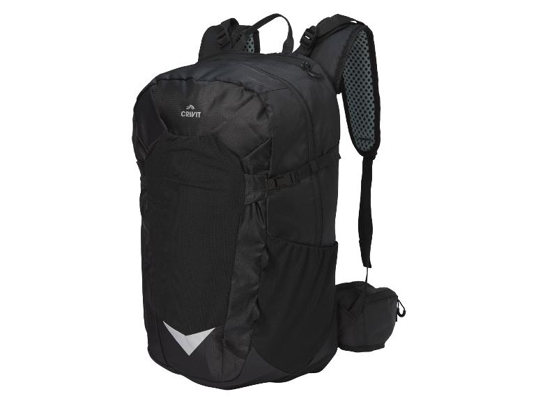 Sac à dos de sport noir Crivit avec une poche supplémentaire.