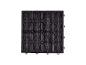 Dalle de sol modulaire en plastique noir avec un motif de grille