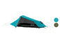 Une tente turquoise pour une personne, idéale pour le camping.