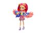 Poupée Enchantimals aux cheveux roses et oranges, vêtue d'une robe florale, tenant une figurine d'oiseau.