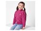 Fille portant un sweat-shirt rose en polaire avec un motif floral.