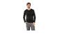 Homme en t-shirt noir à manches longues et pantalon de travail gris.