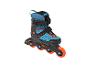 Patins à roulettes bleus et noirs, style enfant.