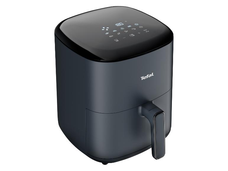 Une friteuse à air Tefal gris foncé avec un affichage numérique sur le dessus.