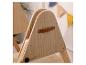 Structure en bois avec logo HOME DELUXE et décoration de guirlande.