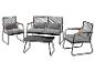 Ensemble de mobilier de jardin avec cadres noirs, coussins gris et accoudoirs en bois.