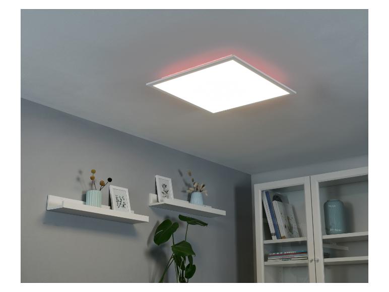 Luminaire encastré moderne à LED dans un salon.