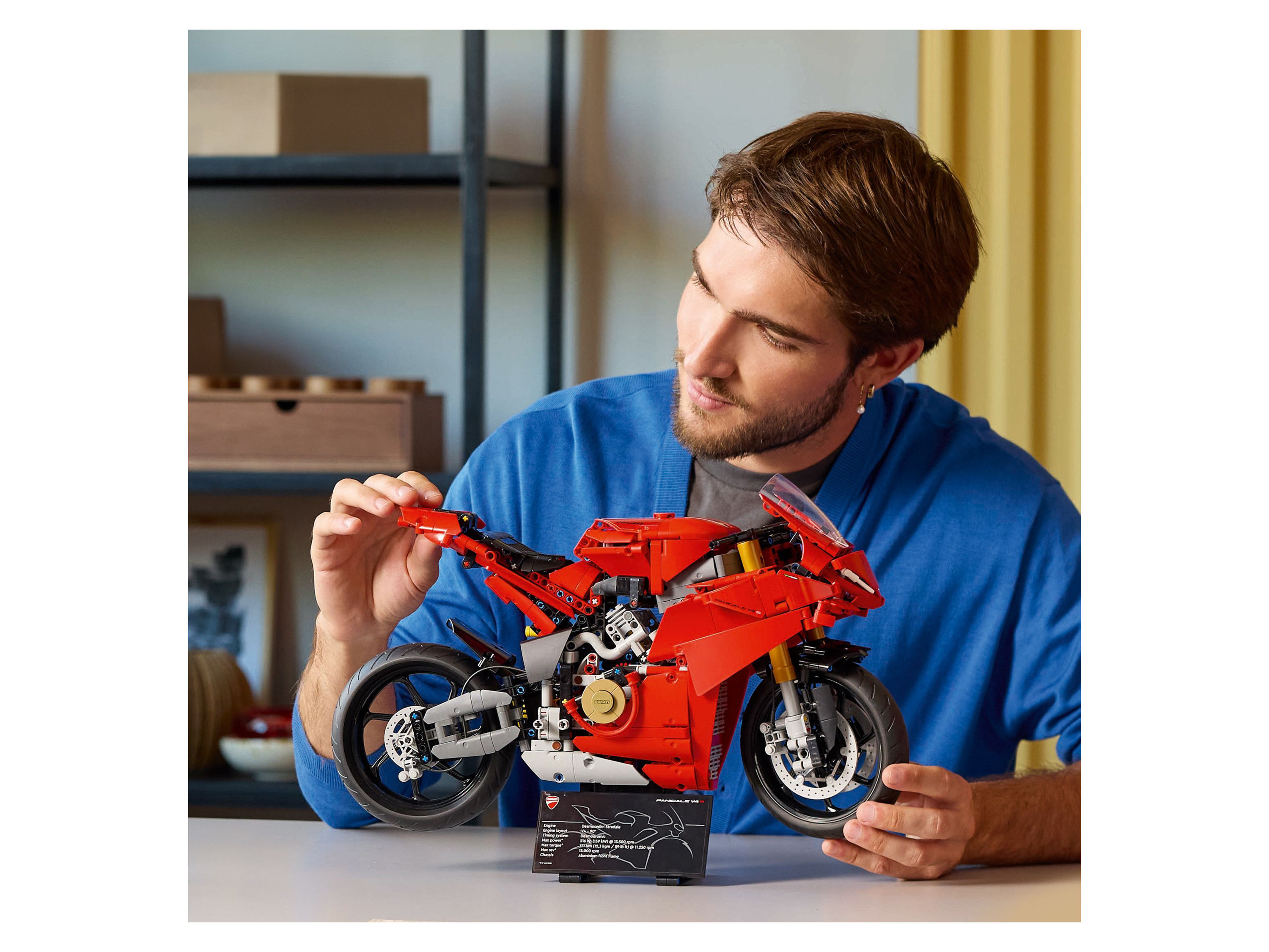 42202 LEGO® TECHNIC Moto Ducati Panigale V4 . - vue 2