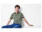 Polo à fleurs et jeans : vêtements pour homme.