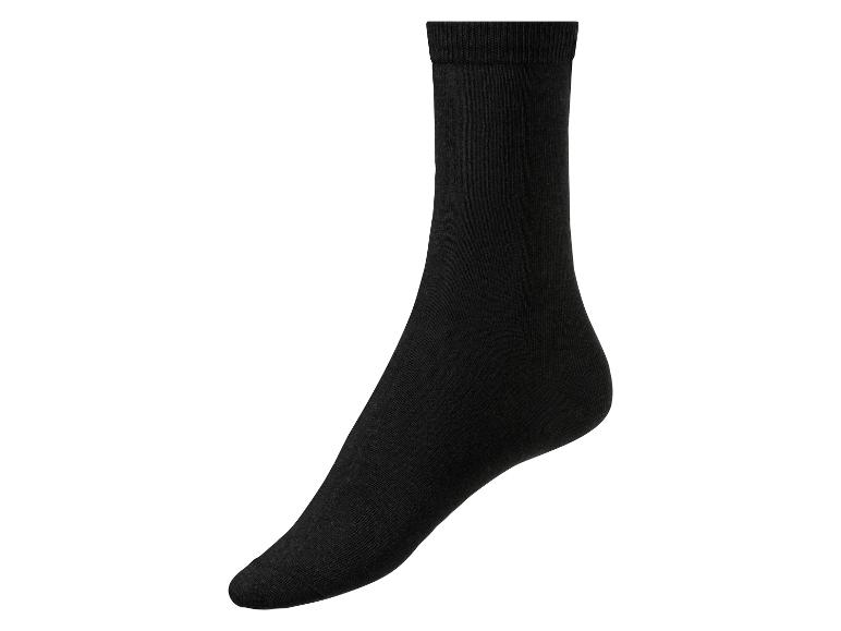 Une chaussette noire