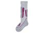 Une chaussette grise avec des accents roses.