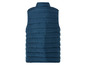 Un gilet matelassé bleu foncé.