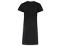 Une robe t-shirt noire.