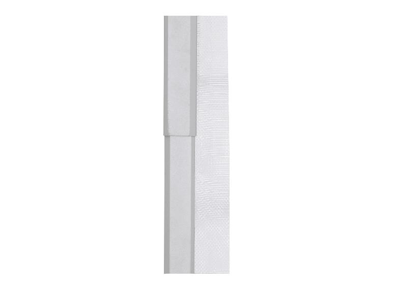 Store enrouleur blanc texturé avec cadre gris clair