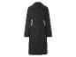 Un trench-coat noir avec une ceinture.