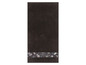 Une serviette marron foncé avec un motif floral