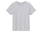Un t-shirt gris à manches courtes.
