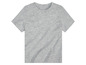 Un t-shirt gris à manches courtes.
