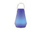Lampe portable bleu avec anse en cuir.
