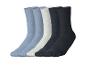 Lot de cinq paires de chaussettes pour hommes en bleu, blanc et noir.