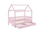 Un lit d'enfant rose avec une tête de lit en forme de maison et deux tiroirs.