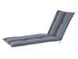 Un coussin de chaise longue rayé avec des liens.