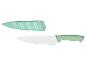 Couteau de chef vert et son étui sur fond blanc.