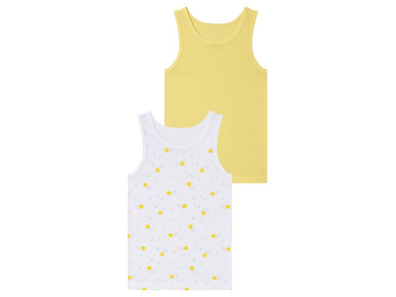 Deux débardeurs pour filles, un uni jaune et un avec un motif étoiles.