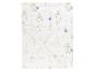 Une nappe blanche à motif floral.
